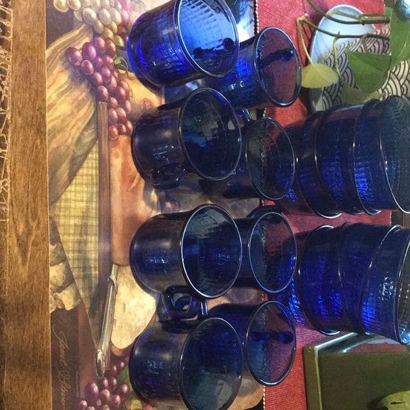 Full set of clear blue dinette set Beautiful in color - Picture 2 of 3